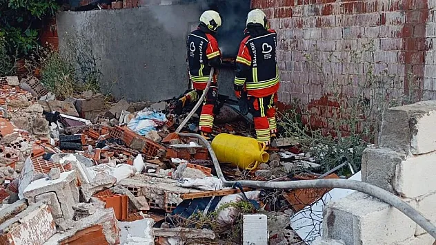 Burhaniye'de korkutan yangın