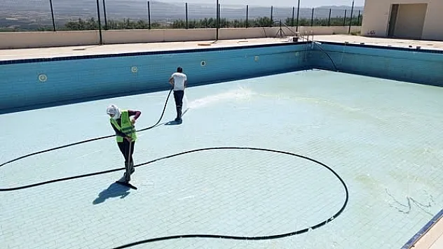 'Belediyemize ait yüzme havuzunda, çalışmalar başlamıştır'