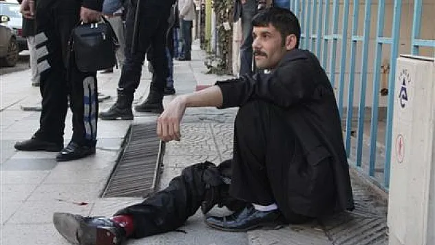 Adliye çıkışı silahlar konuştu