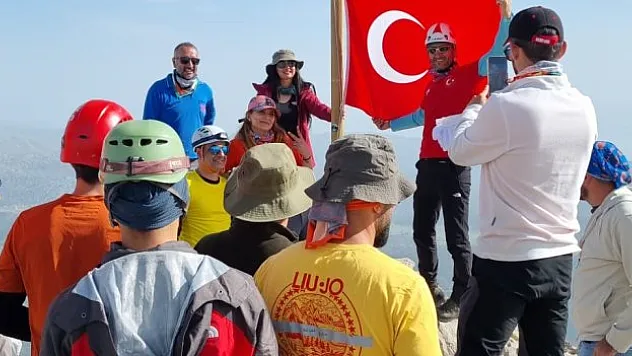 Kırşehirli dağcılar, Dedegöl Zirvesine tırmandı