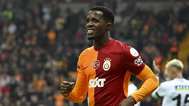 Zaha'nın Charlotte'ta 1 yıl daha kalması kesinleşti