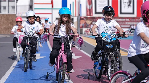 Dünya Bisiklet Günü çocuklarla kutlandı