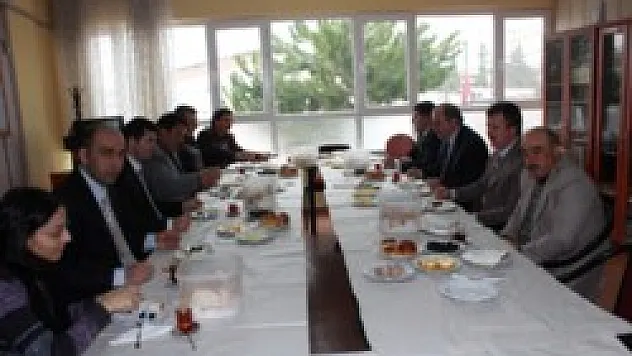 Mesleki Eğitim Merkezinde 'Meslek Eğitimde Farkındalık'  Toplantısı