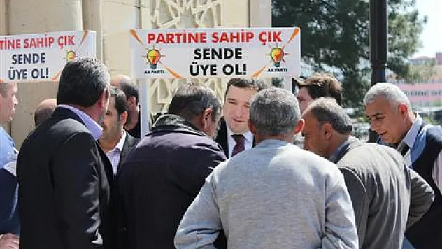 AK Parti 'Üyelik Standına yoğun ilgi'