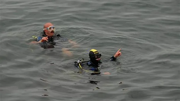 Dalgıçlar denizde ceset aradı