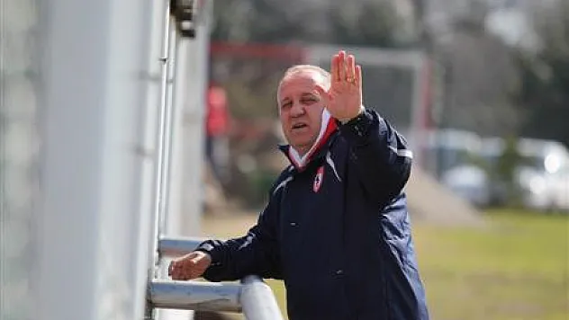 Samsunspor Bakkal ile yolları ayırdı