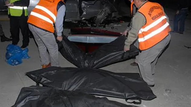 Cenaze dönüşü kaza: 3 ölü