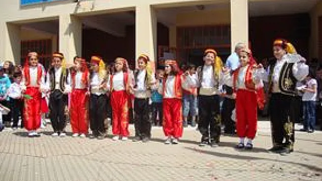 Değirmenbaşı'nda 23 Nisan bir başka kutlanıyor