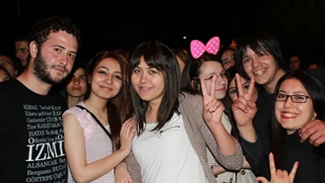 Öğrenciler Hukuk Fakültesini Açtı