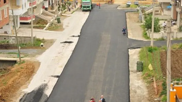 Atakum'da Sezonun İlk Asfaltı Döküldü