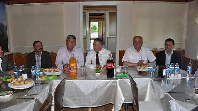 Belediye Çalışanlarından Emeklilere Vefa Yemeği