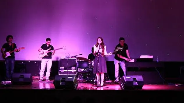 Halk Eğitim Konseri Gençleri Coşturdu