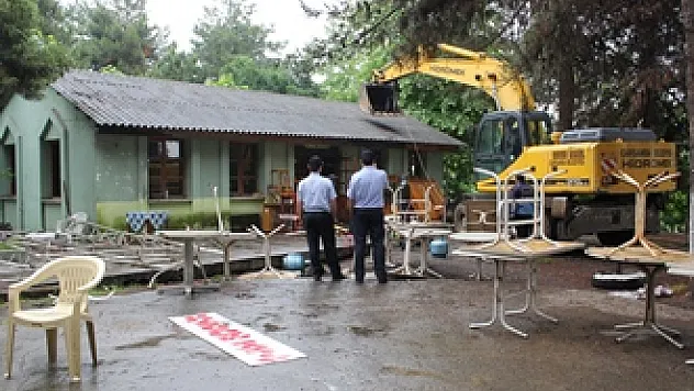 Gazi Parkı Yıkılıyor