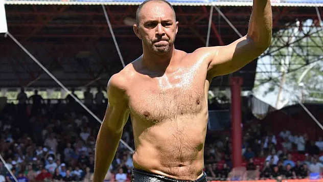 16 başpehlivan üçüncü tura yükseldi