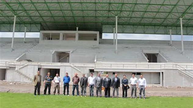 Hükümlüler Yeşilırmak Stadyumunu yapıyor