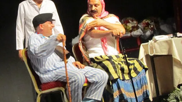 Hekimler güldü güldürdü