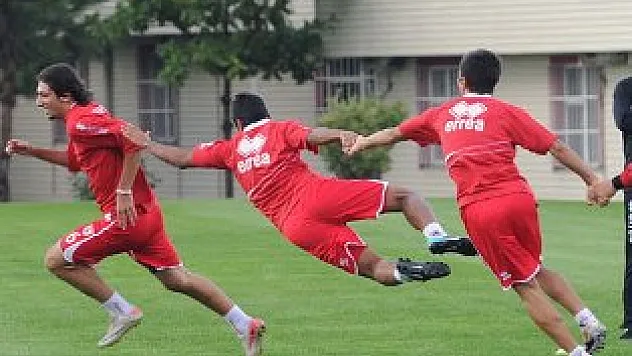 Samsunspor antrenmanlara devam ediyor