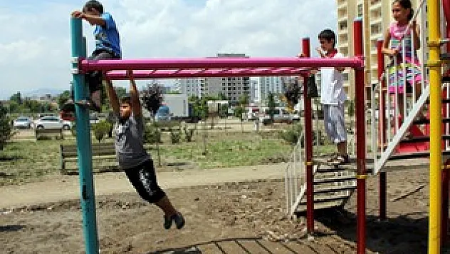 Sel sonrası çocuklar güldü