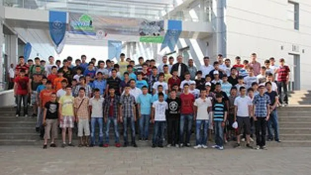 100 bin genç Türkiye'yi geziyor