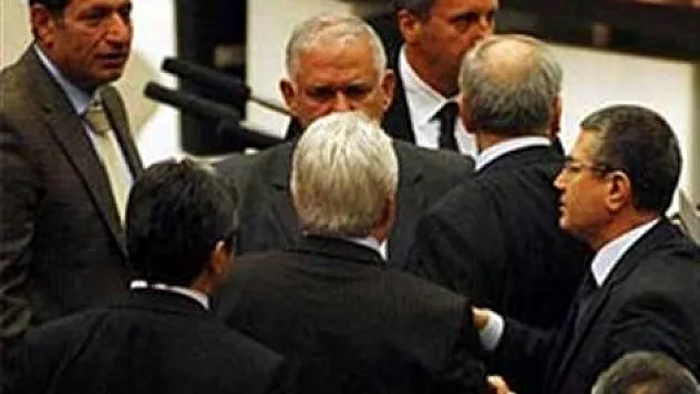 TBMM'de çok ayıp hareketler bunlar!