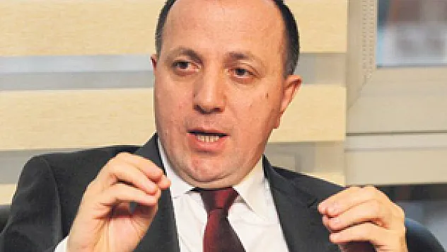 Asgari ücretten gösterilen futbolcuları yakaladık