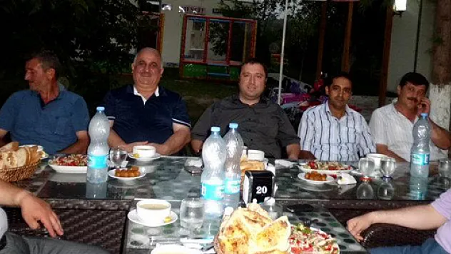 AK Parti İlçe Yönetimi İftarda Bir Araya Geldi