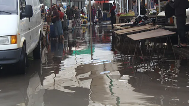 Her yağmur sonrası Çarşamba'nın değişmeyen manzarası