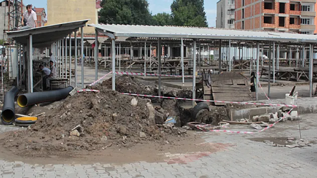 Eski Pazaryerinde sonunda tadilat başladı