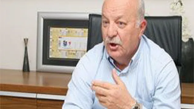 Sadri Şener tüm kupalara talip oldu