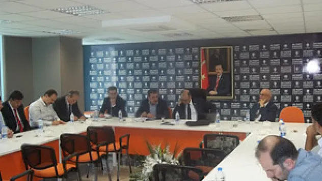 Ak Parti'de Yerel Yönetimler Toplantısı