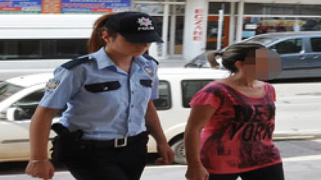 Polise hakarete gözaltı