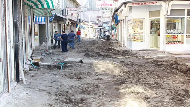 Uzun Çarşı Tam gaz değişiyor