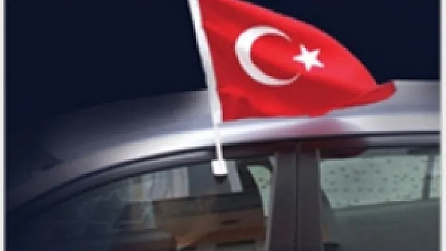 Bayrak Asanlara Ceza!