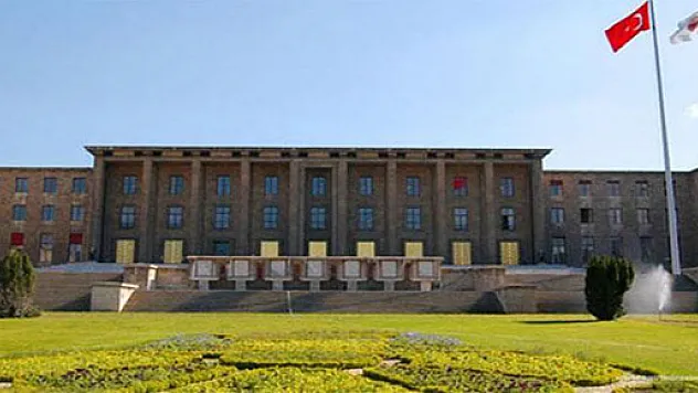 Suriye tezkeresi TBMM'den geçti