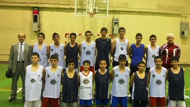 Anadolu Lisesi Basketbol Takımı Vites Arttırdı