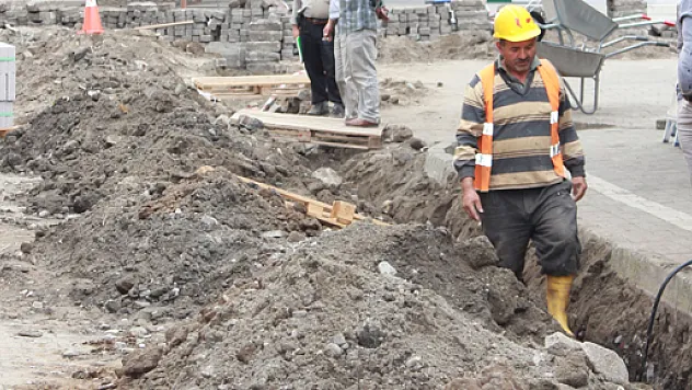 ÇALIK YEDAŞ çalışmalarına Batı Yakada devam ediyor