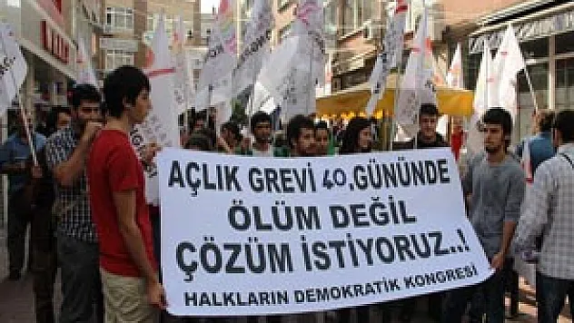 Açlık grevine 'Dur' deyin eylemi