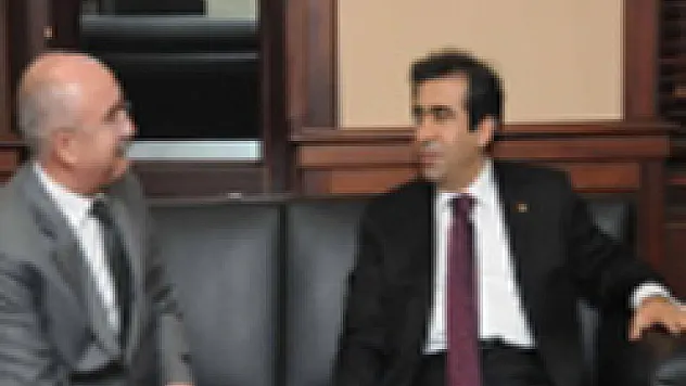 Vali Güzeloğlu, Mersin Barosu'nun etkinliğine katıldı