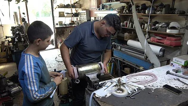 19 yaşında usta oldu, şimdi gençlere yol gösteriyor