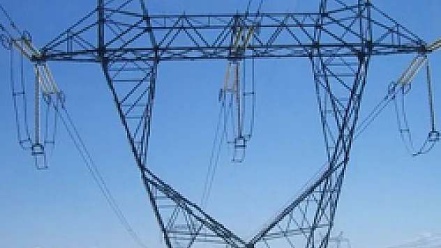 Elektrik üretimi de tüketimi de azaldı