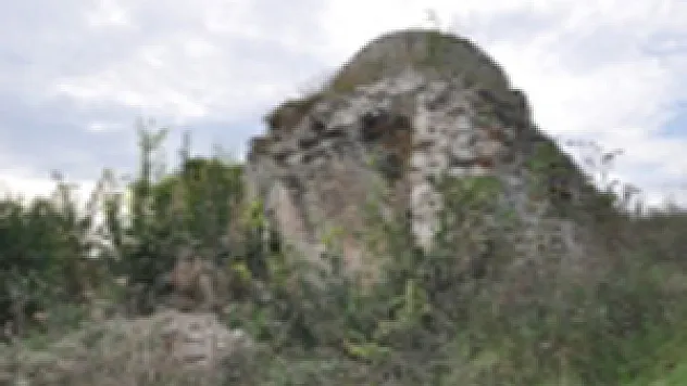 700 yıllık tarihi hamam yıkılmak üzere