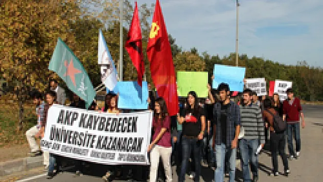 Öğrenciler Yök'ü Protesto Etti