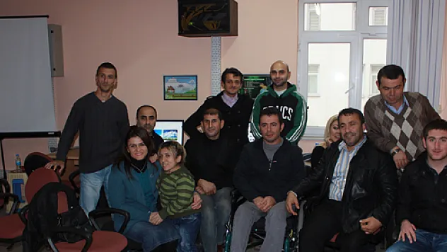 Engelliler 'Grafik Tasarım' öğreniyor