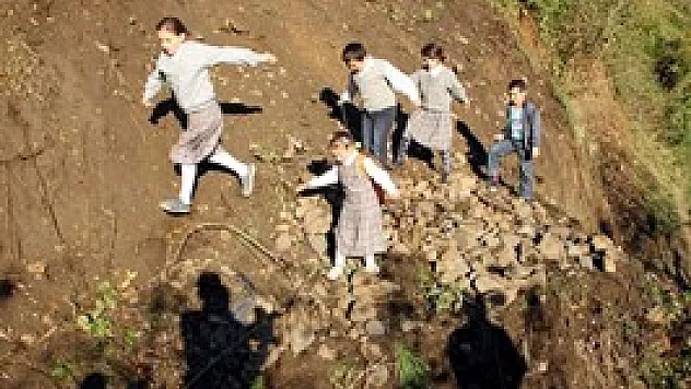 Okula giderken ecel terleri döküyorlar