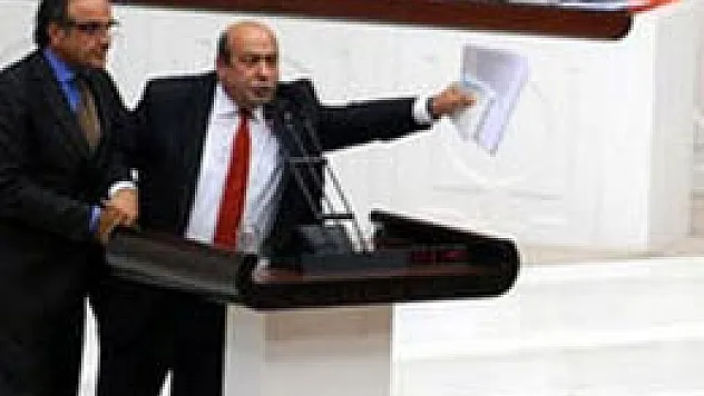TBMM' de yine yumruklar konuştu!..