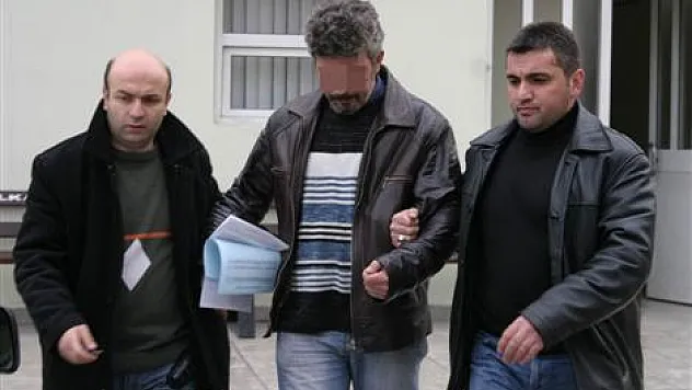 Öfkeli damat kaynanasını bıçakla rehin aldı