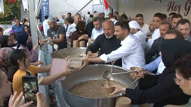 20 binden fazla kişiye aşure dağıtıldı