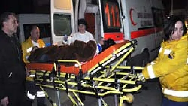 KAMYONETTEN ATILAN GENÇ KIZ YARALANDI