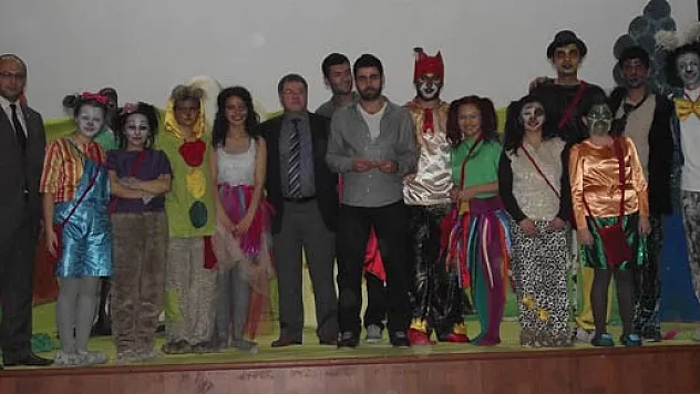 Öğrenciler, ''Çevre Barışı, Barış Yarışı'' gösterisinde buluştular