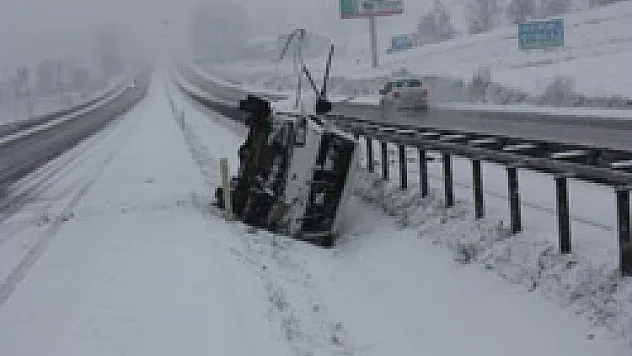 KAR, KAZALARI BERABERİNDE GETİRDİ: 1 ÖLÜ, 1 YARALI